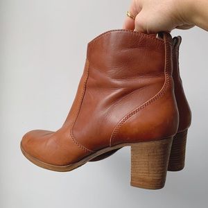 J. CREW TAN LEATHER BOOTS